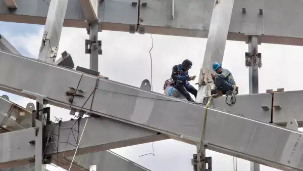 Acero hecho en México: La nueva regla para proyectos públicos que frena el avance de China en el país