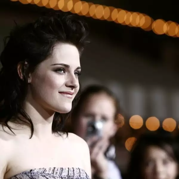 Ha declarado que le encantaría vivir en Australia, y estudiar en la Universidad de Sidney.