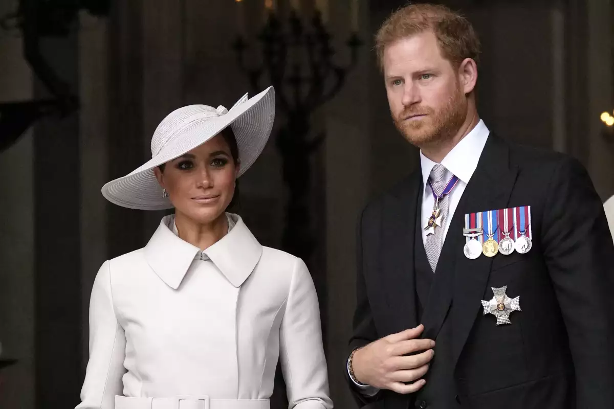 harry-meghan-persecucion-auto