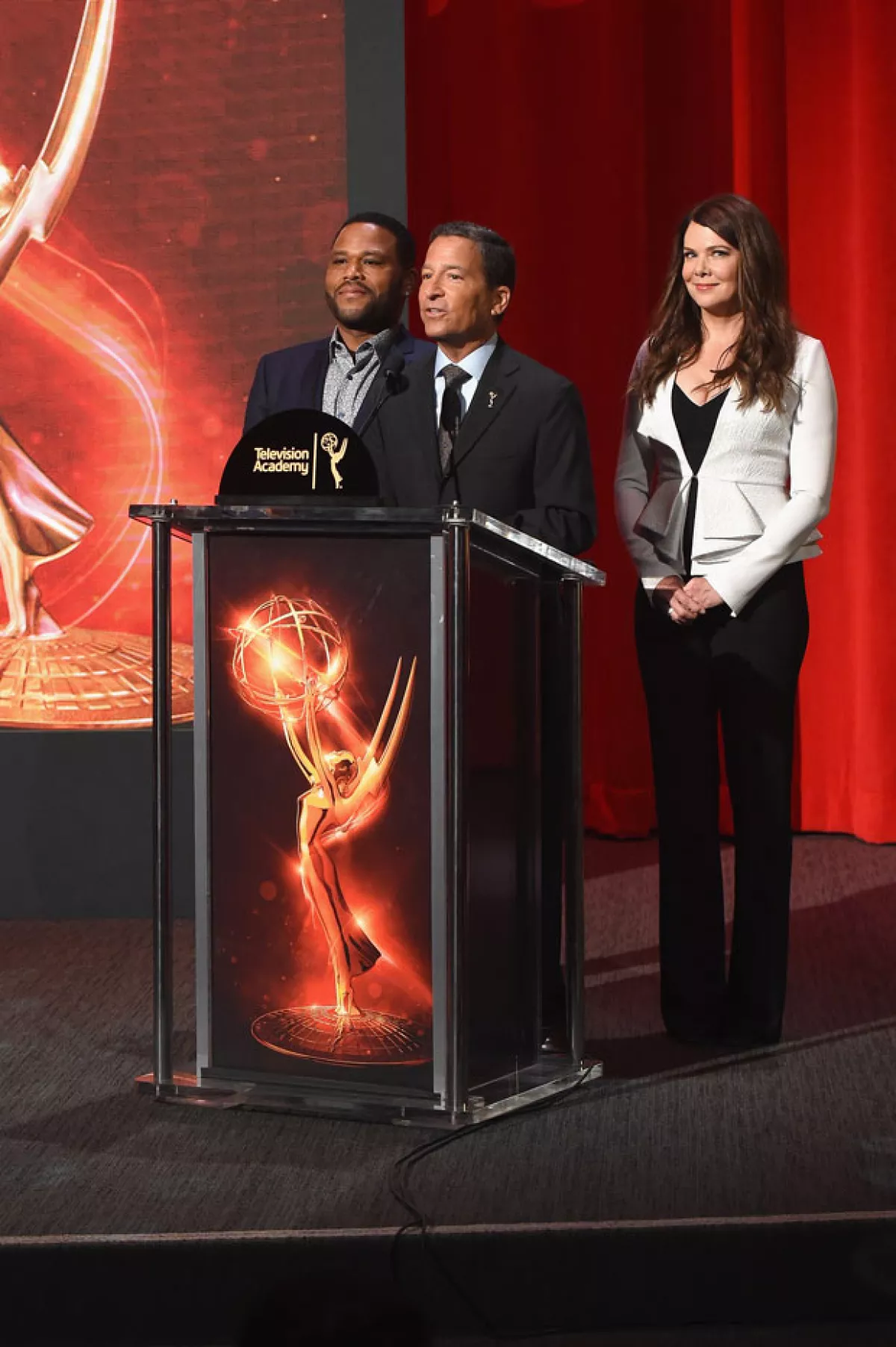 Anthony Anderson y Lauren Graham anuncuaron las nominaciones a los Emmy 2016.