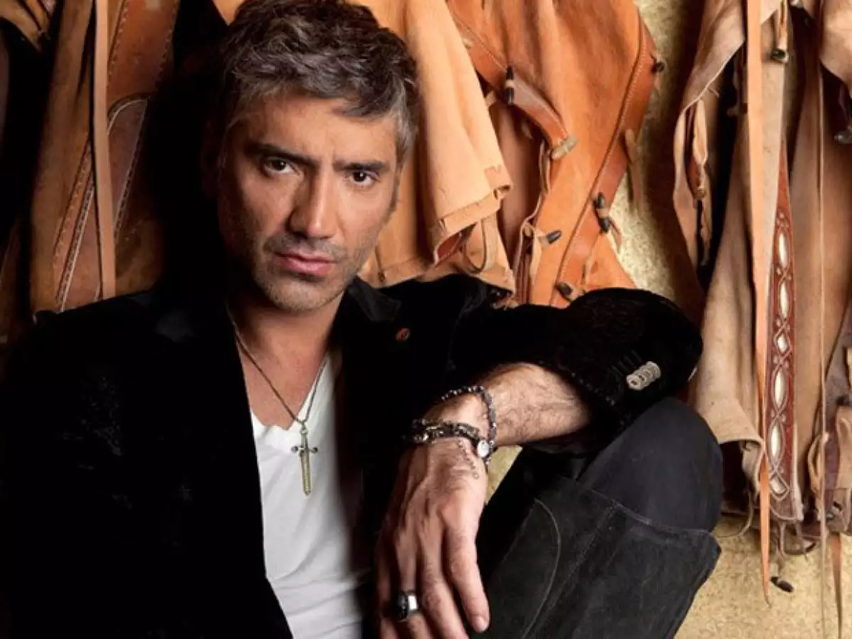 Después del sondeo que hicimos desde el jueves 2 de diciembre para que los lectores eligieran al famoso 2010, Anahí fue la ganadora, aunque Dulce María quedó muy cerca.