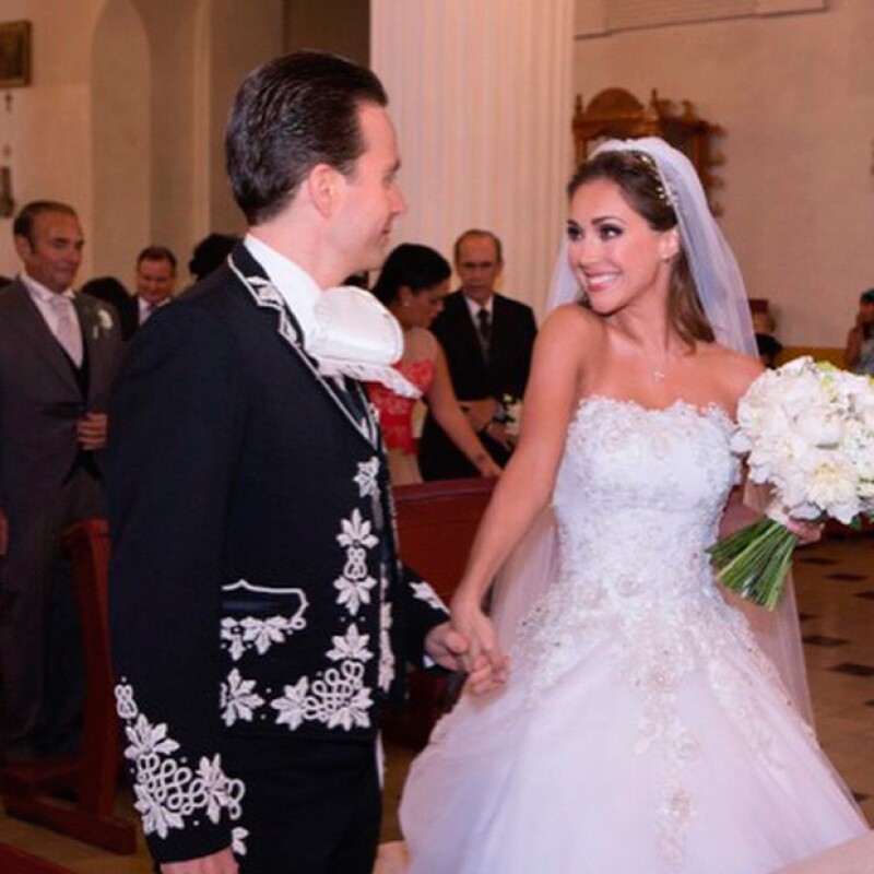 A un día de haberse casado con el gobernador de Chiapas, Manuel Velasco, la actriz escribió un mensaje en el que deja en claro su situación personal y profesional.