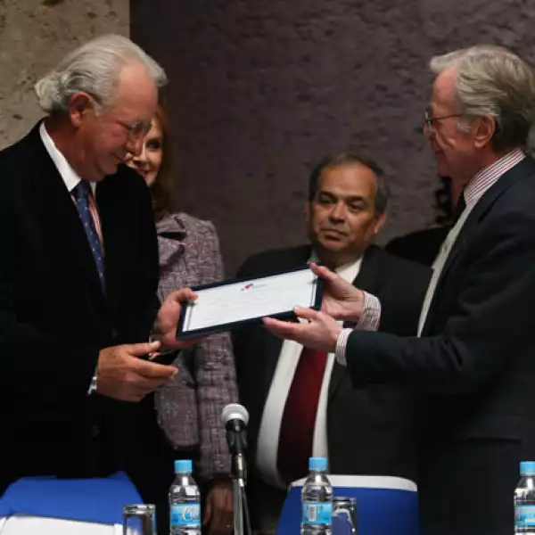 Homenaje a Jacobo Zabludovsky y Leon Davidoff.