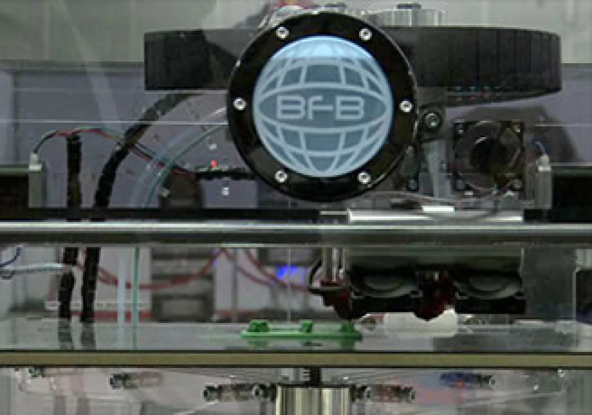 Actualmente se puede adquirir una impresora en 3D por menos de 2,000 dólares. (Foto: Cortesía CNNMoney.com)
