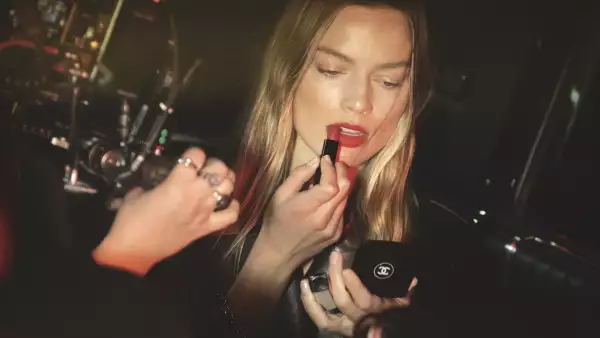 MARGOT ROBBIE