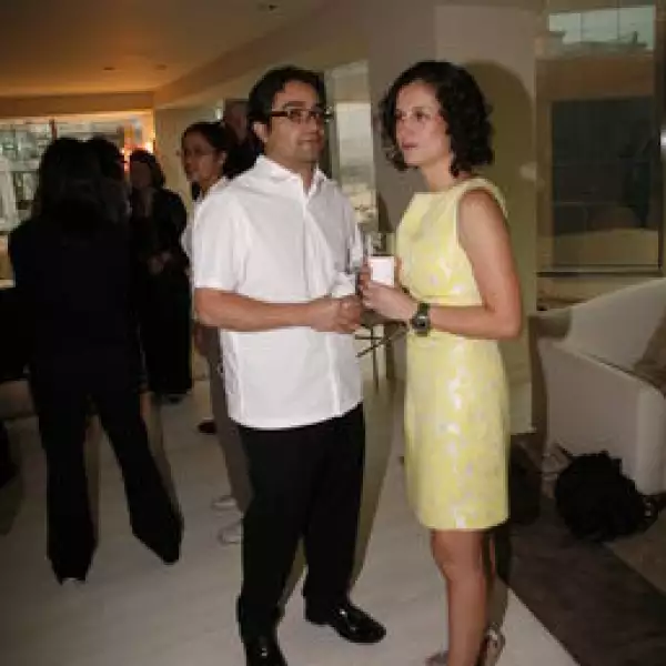 Gabriel Valencia, Itzel Vargas