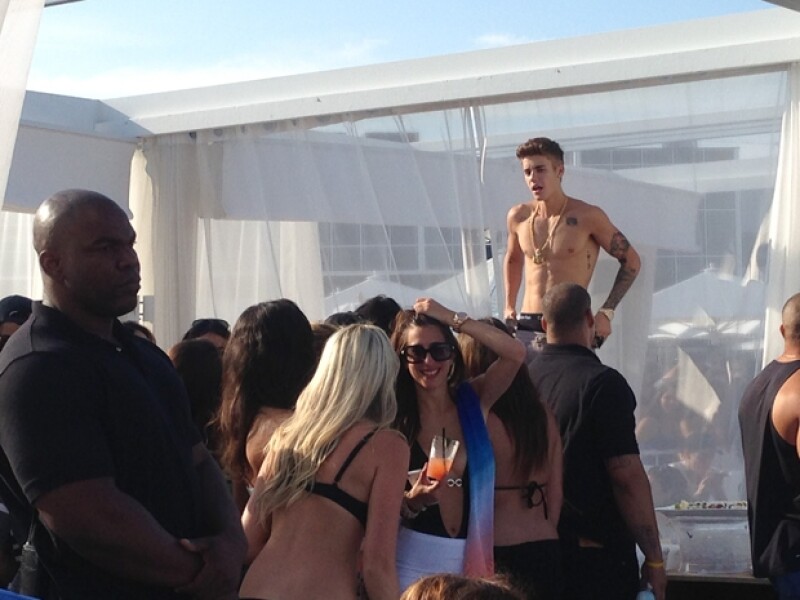 Justin Bieber durante una pool party en Toronto a mediados de este año.