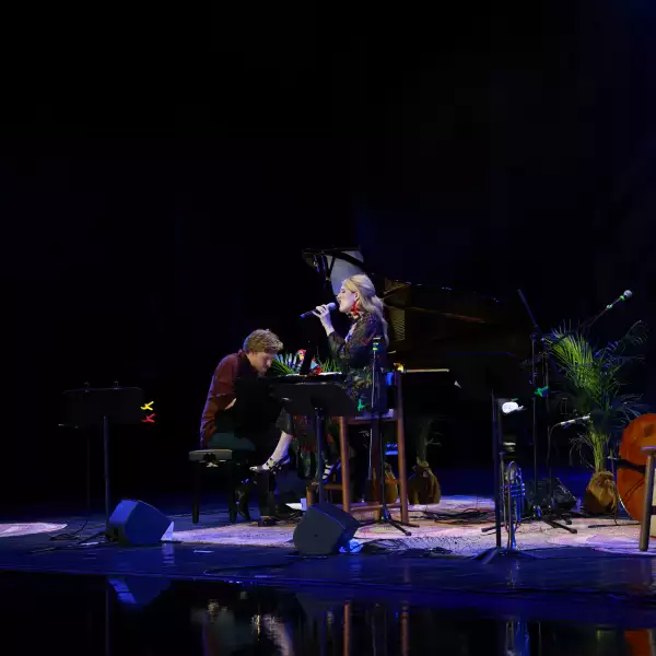 Olivia Chindamo & friends
