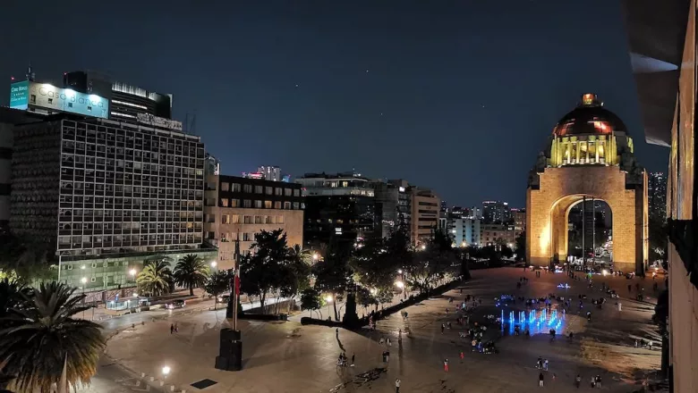 Atención a los detalles con algo de tendencia a exagerar