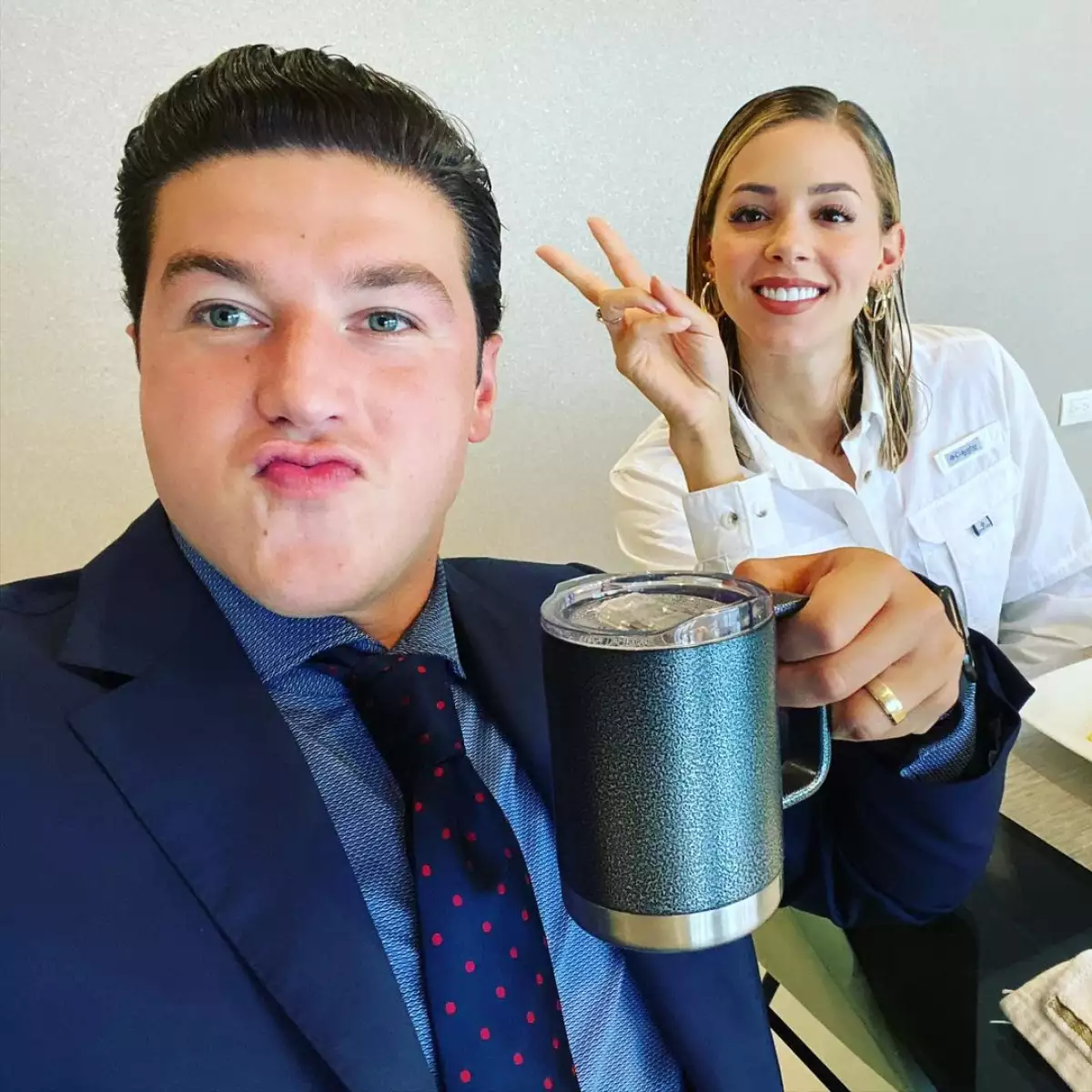 Samuel García y Mariana Rodríguez