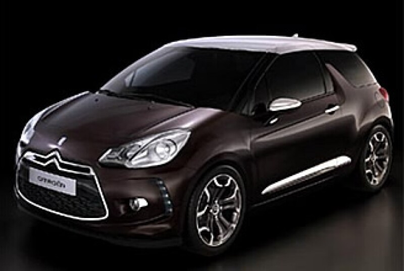 El logro en estilo fue crear un sobrio interior que crecrea un auto de lujo, un diseño frontal recargado y uno trasero despejado. (Foto: www.autocosmos.com.mx)