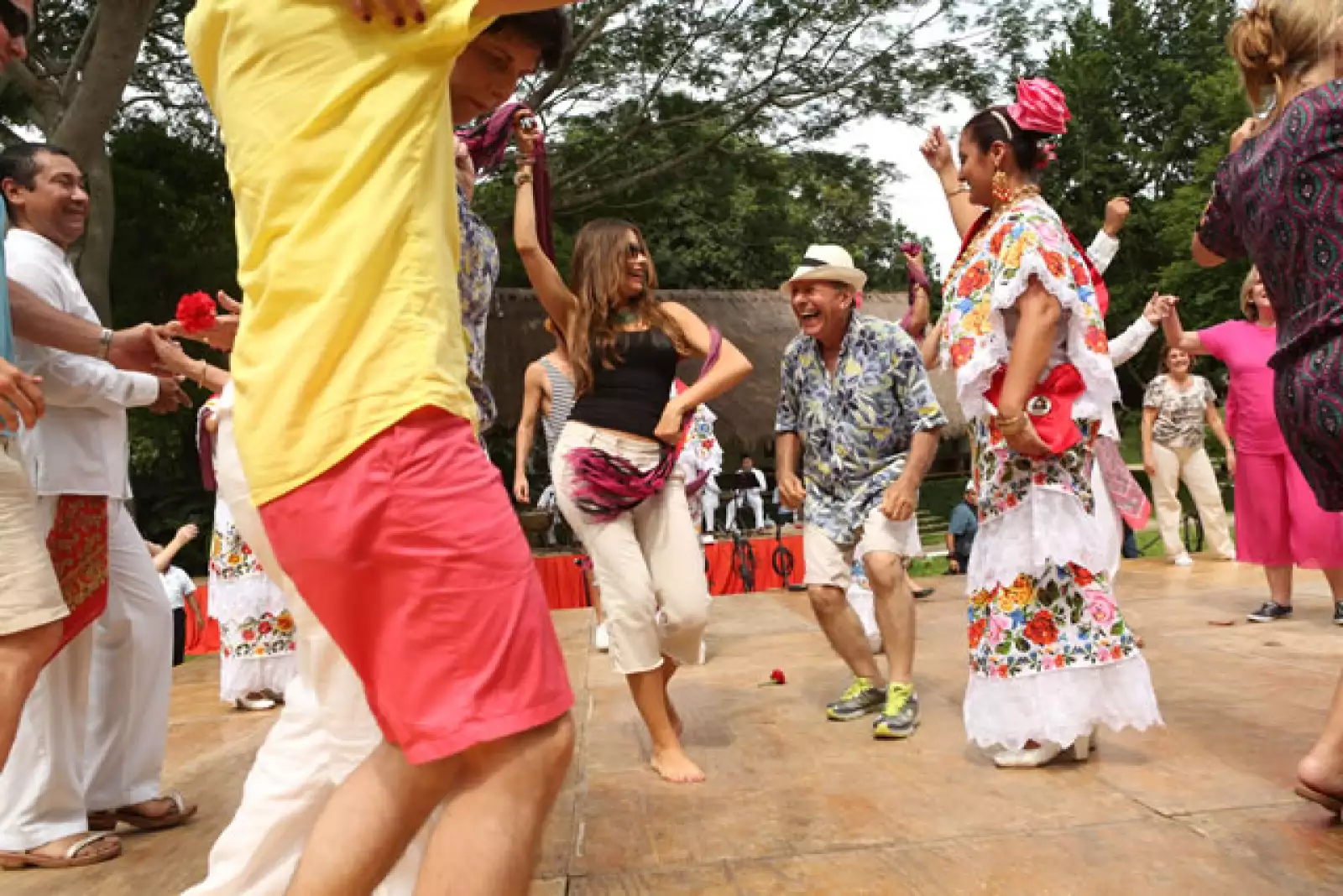Durante el viaje, Sofía bailó en varias ocasiones. Aquí en Chichén Itzá.
