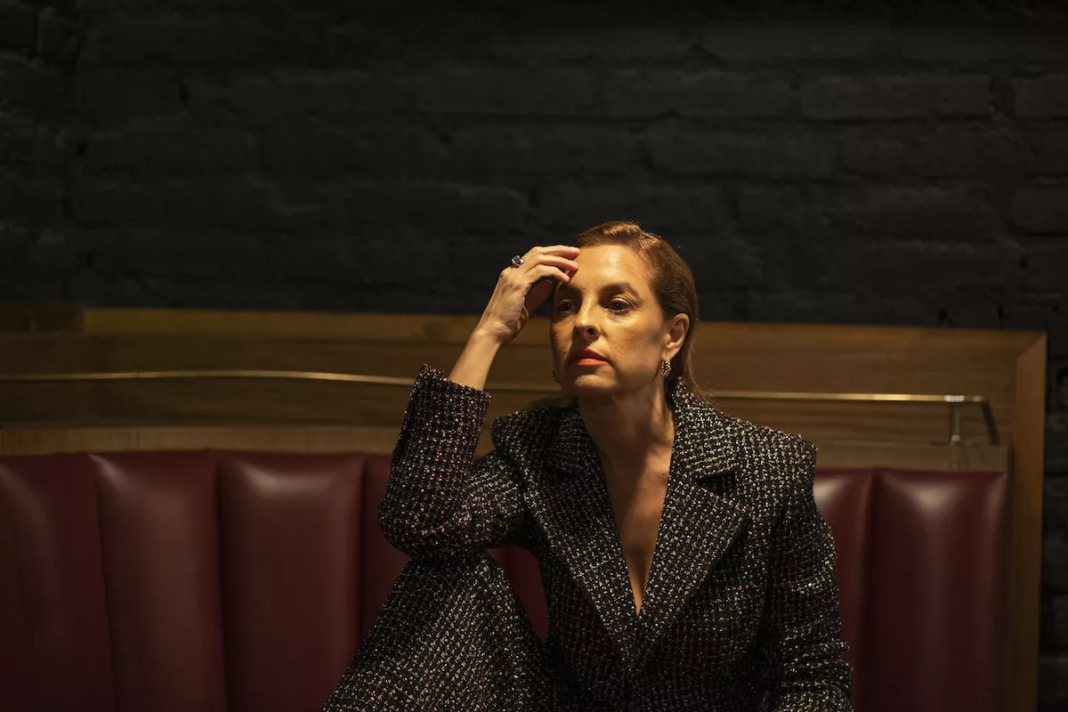 Marina de Tavira, cumple temporada en el teatro Helénico de la Ciudad de México de la obra de teatro Consentimiento. 