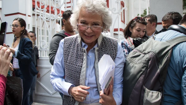 Ministra en retiro.