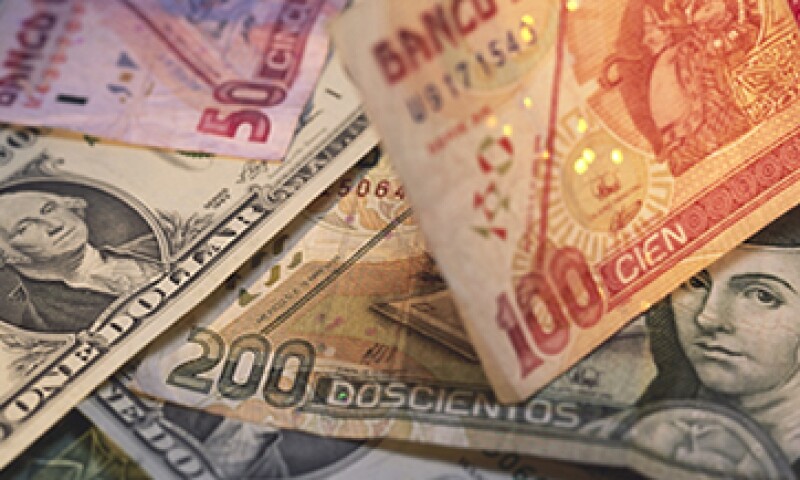 Las sucursales bancarias pueden ayudar a rectificar la autenticidad de un billete mexicano. (Foto: Getty Images)