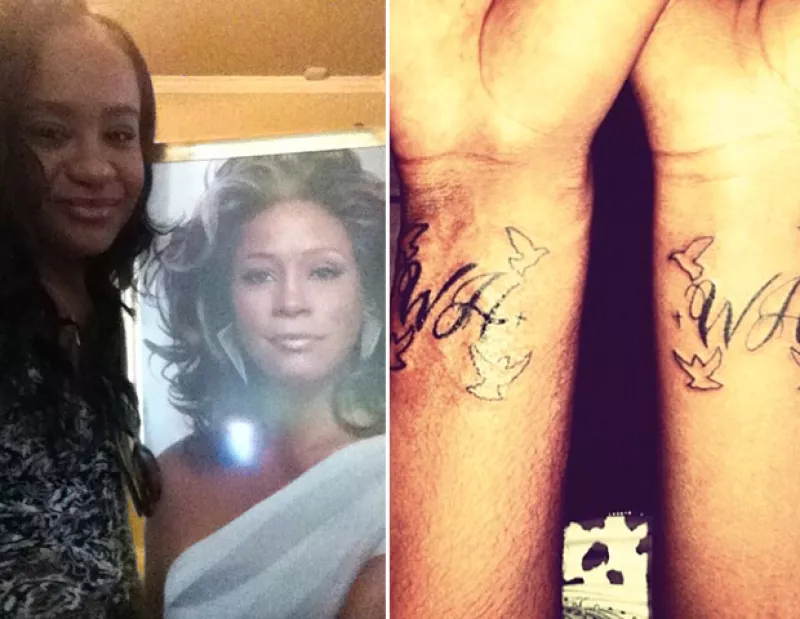 Hoy la famosa e icónica cantante Whitney Houston celebraría 49 años de vida, a pesar de que ya no está presente, su hija se tatuó las iniciales de su mamá para recordarla.