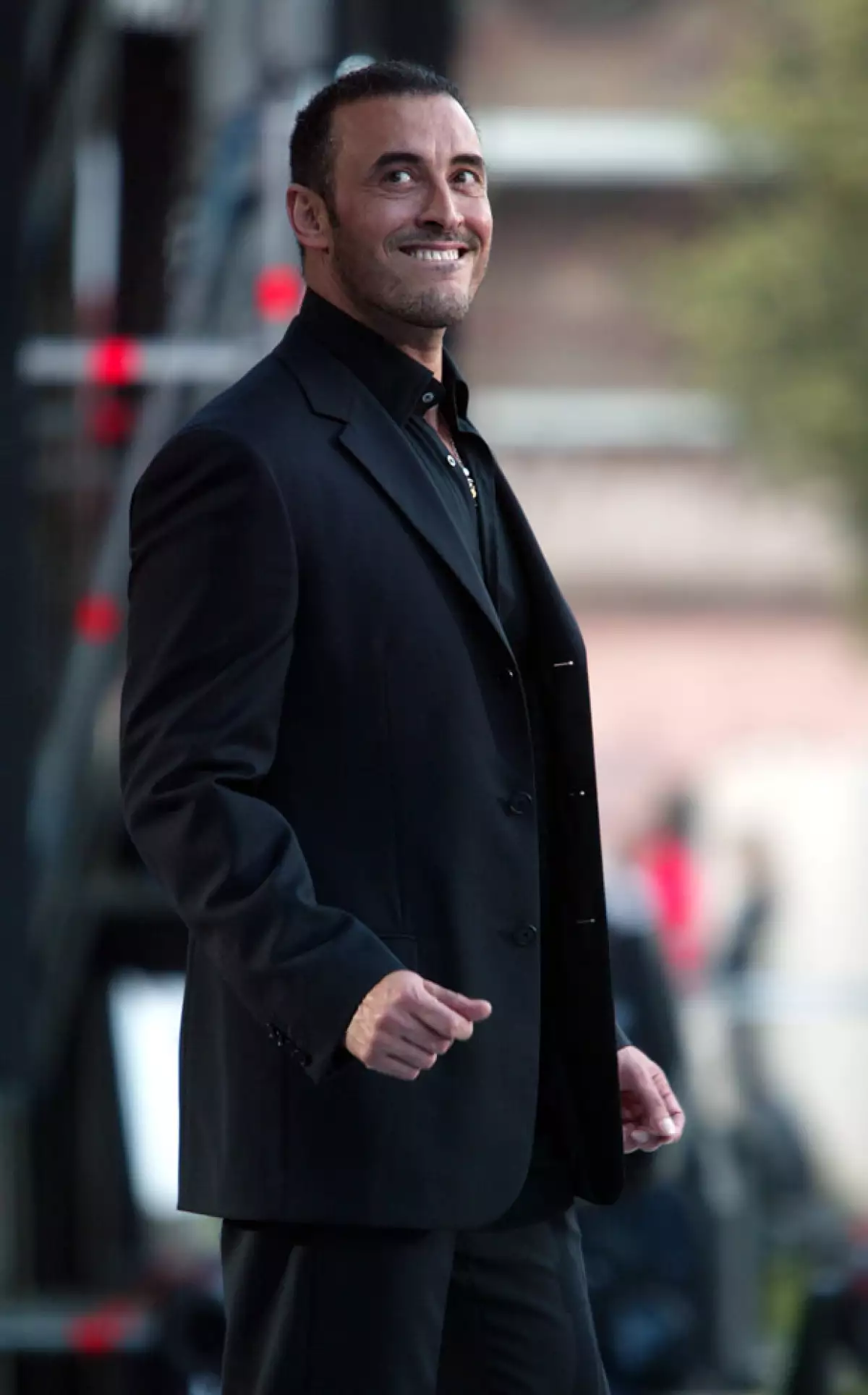 Pocos son los hombres que han trascendido dentro del mundo artístico en el Medio Oriente.