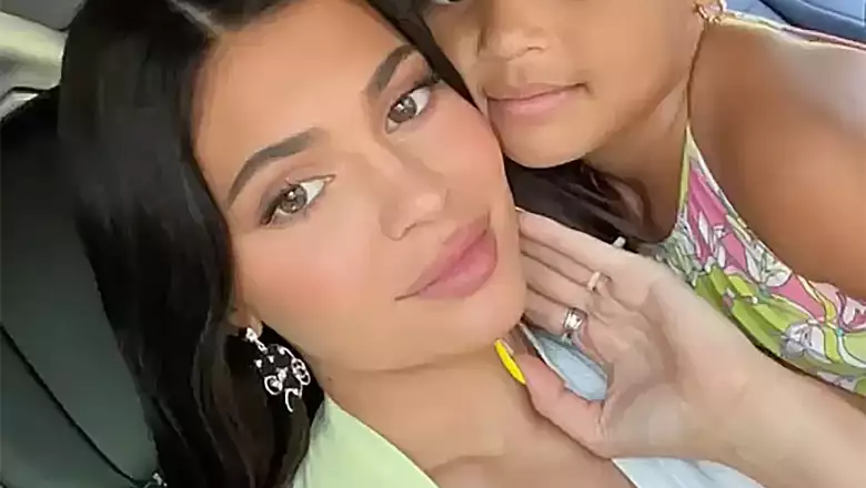 Kylie Jenner y Stormi 