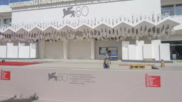 El "Palazzo del Cinema" en las horas previas a la apertura del Festival de Cine de Venecia.
