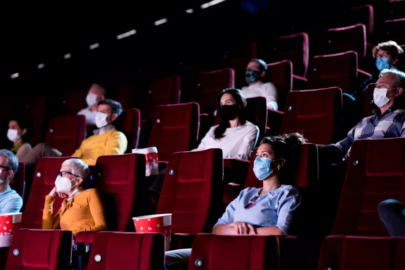 Cinemex ofrece entradas al 2x1 a quienes lleven comprobante de vacunación. (iStock)