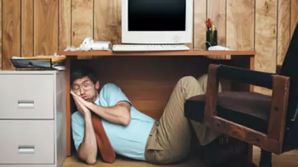 La diferencia parece ser que nuestros ancestros no tenían la presión de dormir necesariamente 8 horas. (Foto: iStock by Getty Images)