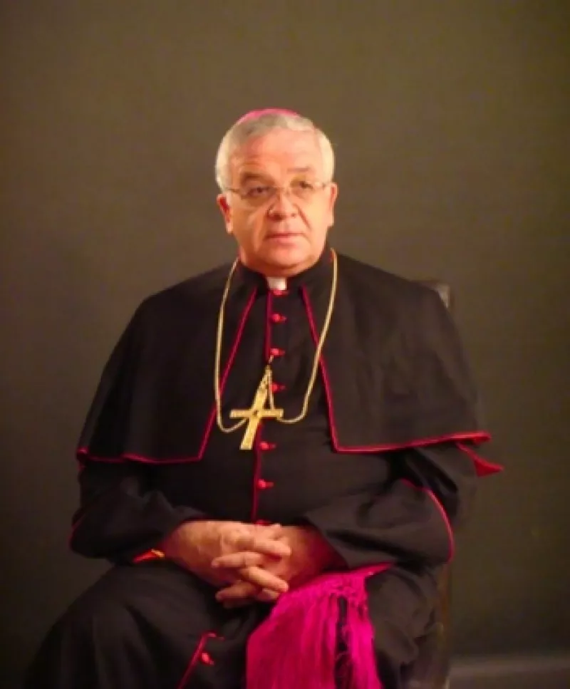 El obispo mexicano José María de la Torre criticó a las autoridades federales y estatales por su postura para facilitar el matrimonio entre personas del mismo sexo.