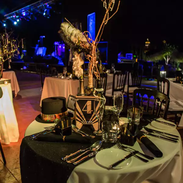 Decoración para la cena de fin de año en el hotel Rosewood