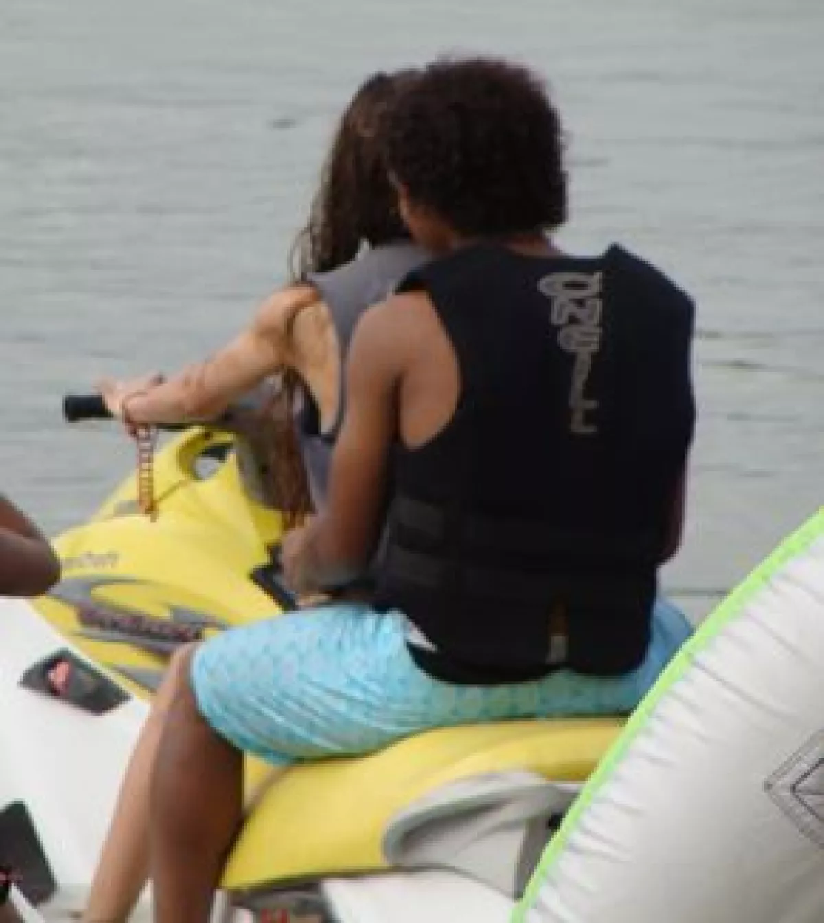 A principios de agosto, la joven pareja se divirtó en la laguna de Coyuca.