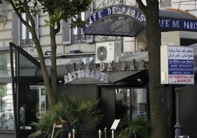 El Café de París se encuentra a pocos pasos de la embahada estadounidense. (Foto: AP)