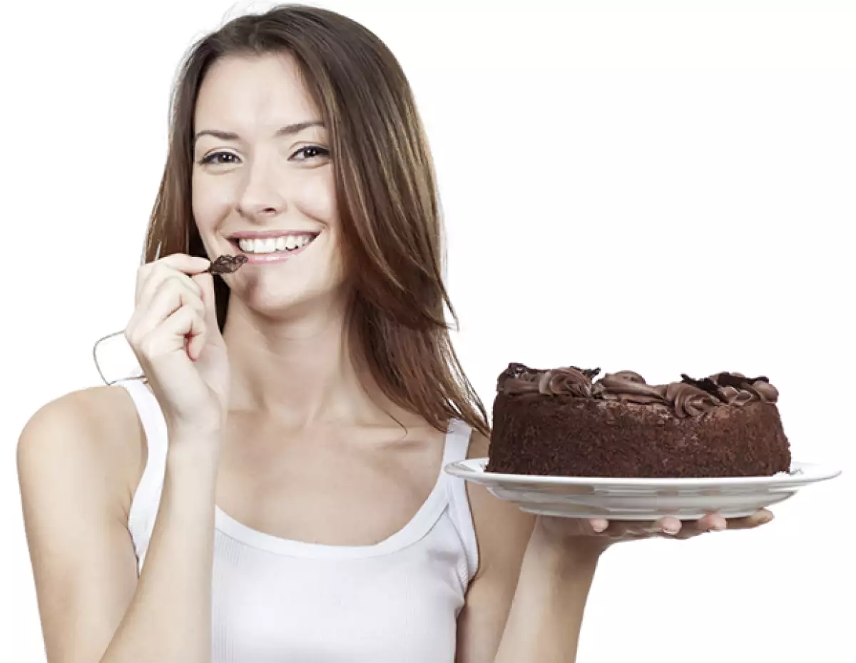 Los alimentos con mucha azúcar pueden lastimar la producción de colágeno en la piel, causando inflamación.