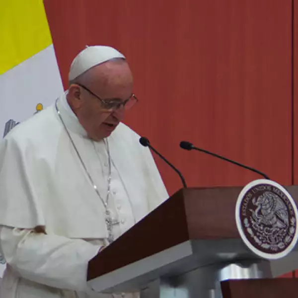 El Papa tomó el micrófono para agredecer y dar unas palabras.