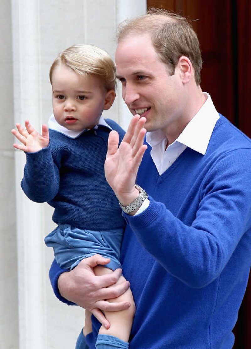 El 2 de mayo nació Charlotte Elizabeth Diana, princesa de Cambridge. Aquí su hermano mayor, el príncipe George, y su papá, el príncipe William, a su llegada al hospital para conocerla.