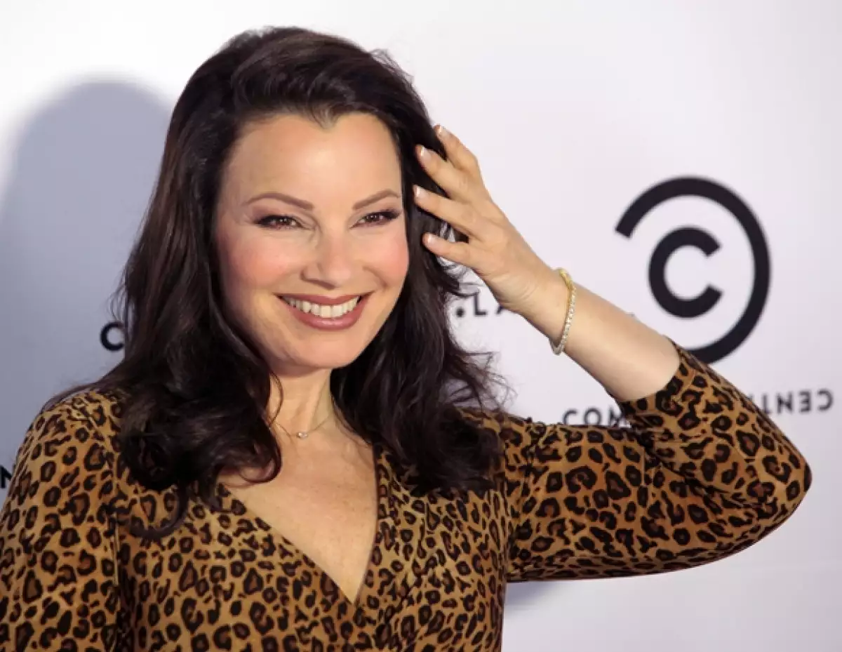 La protagonista de `Happily Divorced´, en su visita a México, aseguró que tiene una relación muy cercana con el hombre más rico del mundo.