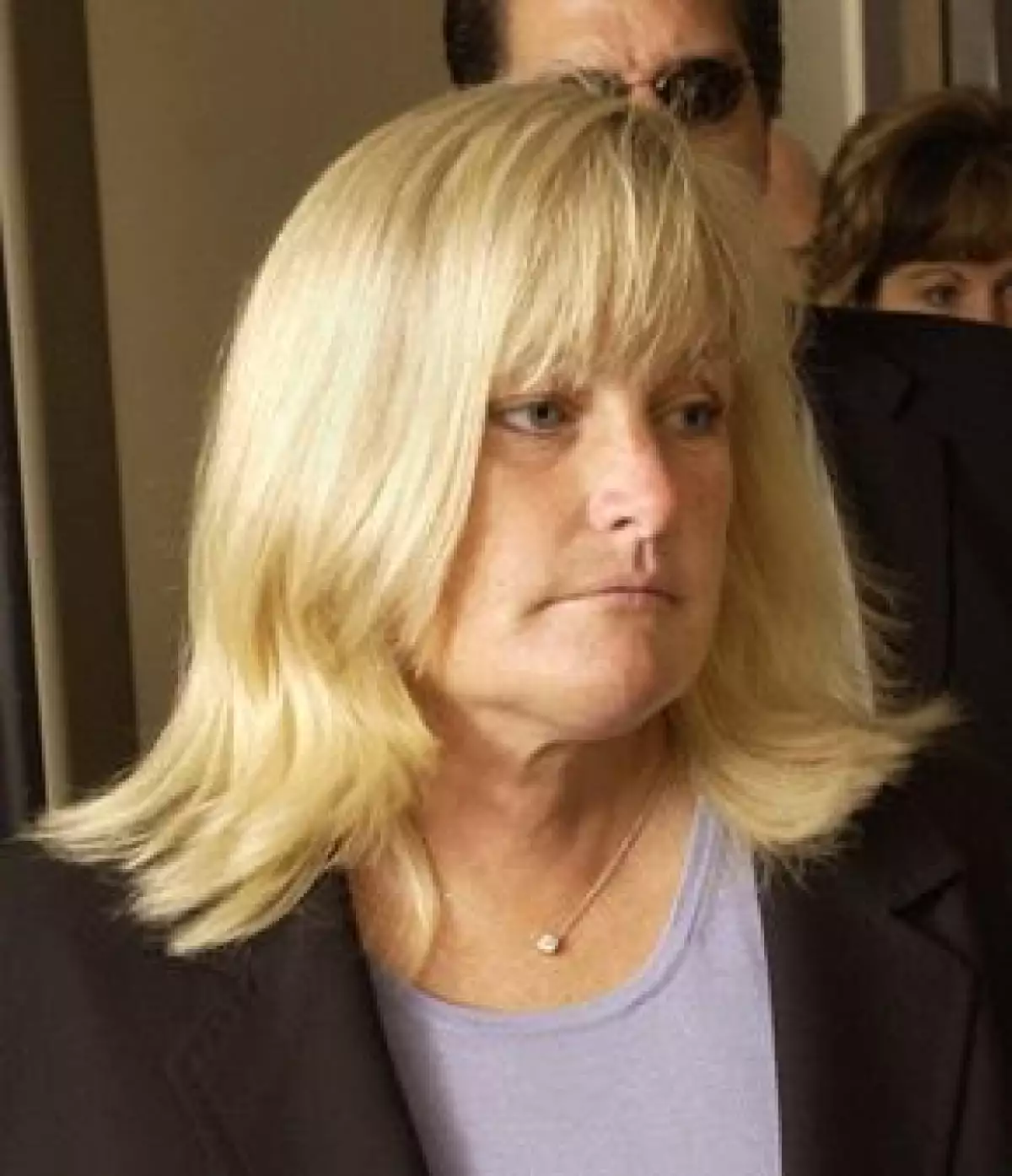 La ex esposa de Michael Jackson, Deborah Rowe, demandó a una mujer que declaró en una entrevista de televisión que Rowe no deseaba la custodia de los hijos sino dinero de la familia Jackson.