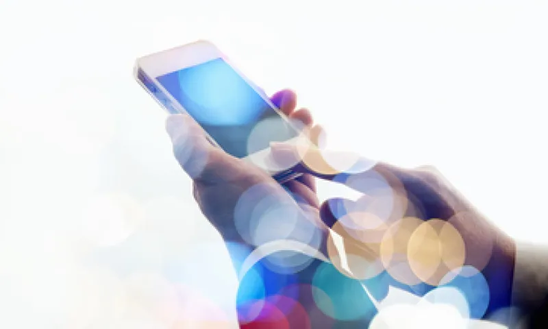 Defensores de los consumidores buscan que los usuarios pueden vender sus móviles viejos a terceros que puedan desbloquear los teléfonos al por mayor. (Foto: Getty Images)