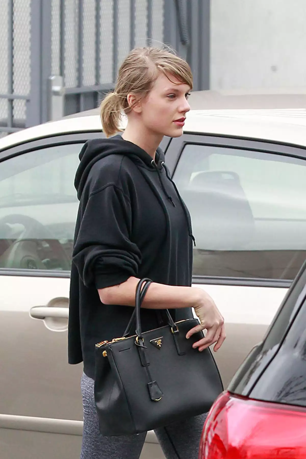 Taylor se veía algo cansada después de la sesión de ejercicio.