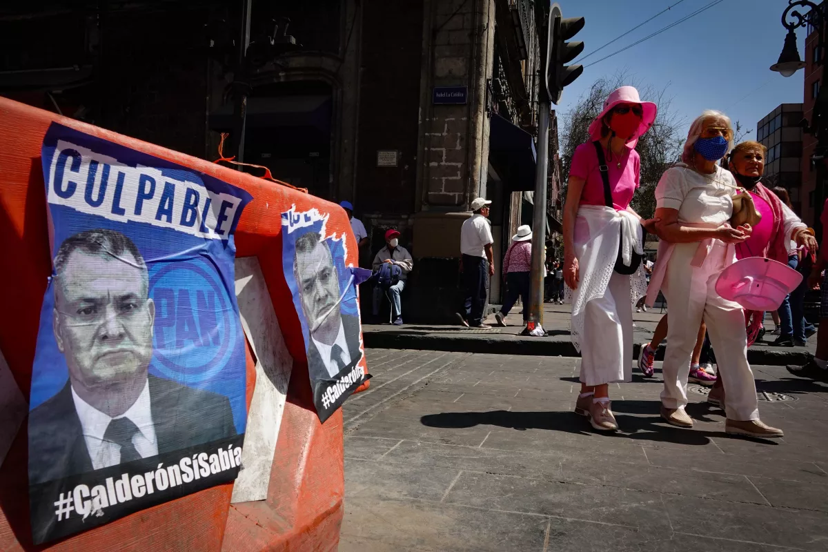 Marcha INE carteles García Luna-4