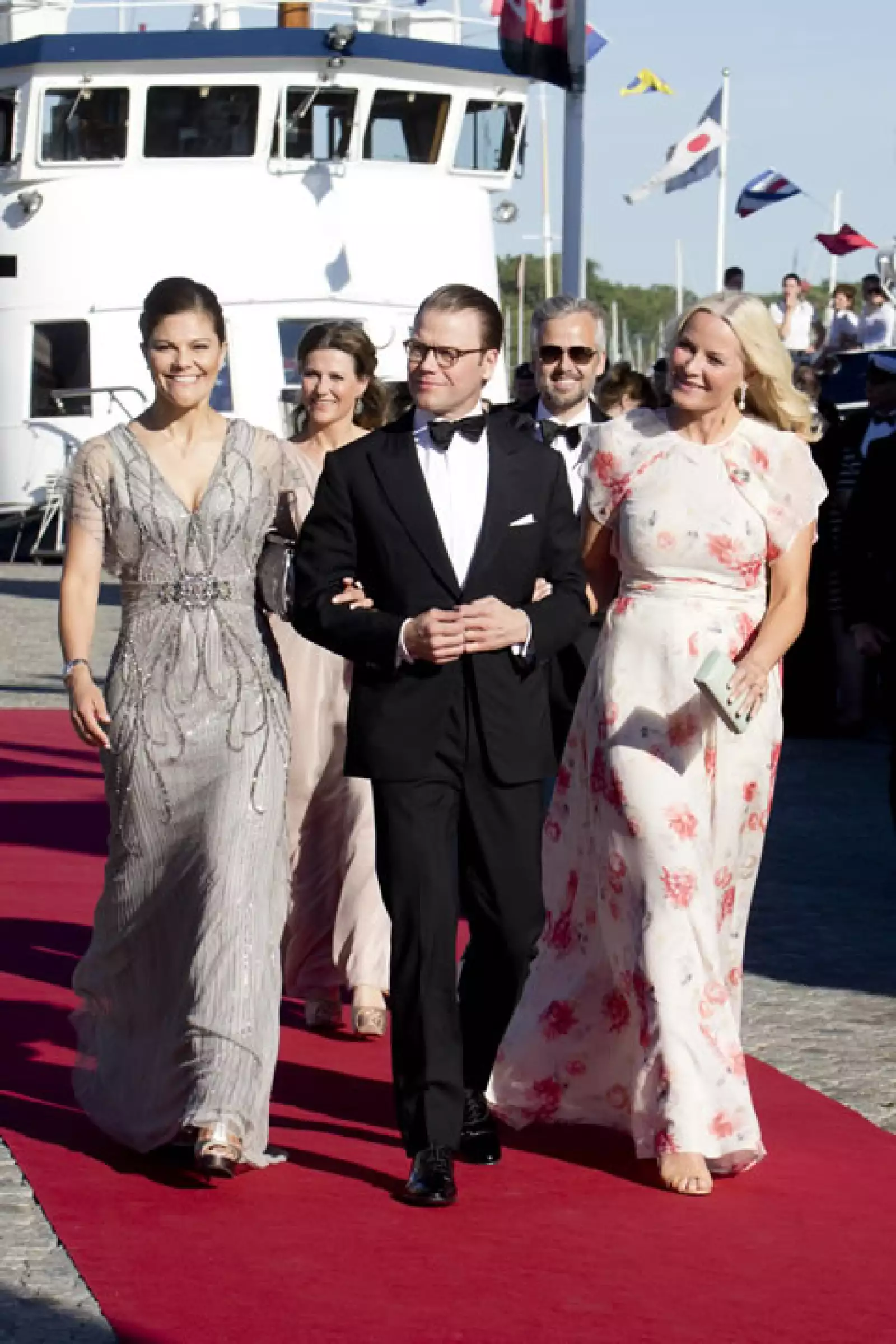 Entre los invitados estuvieron, por supuesto, Victoria y Daniel de Suecia, así como la princesa Mette-Marit de Noruega.