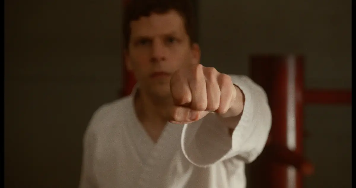 El Arte de Defenderse con Jesse Eisenberg
