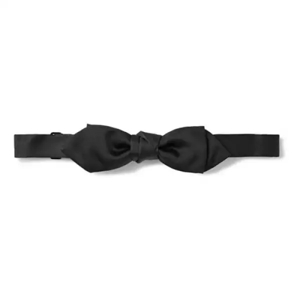 Y claro, seguro tienes varios eventos a los que no puedes ir mal vestido, para eso te recomendamos que siempre tengas un bow tie. Nunca te verás mal con uno.