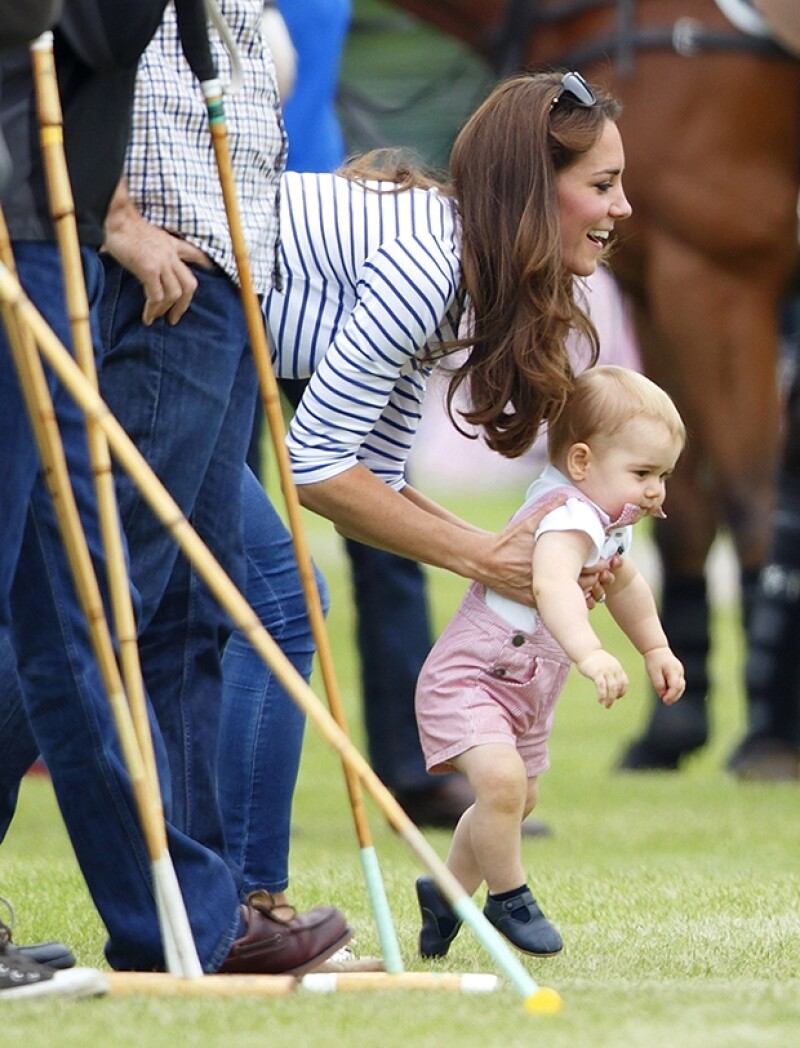 Son pocas veces las que el príncipe George y sus papás se dejan ver juntos.