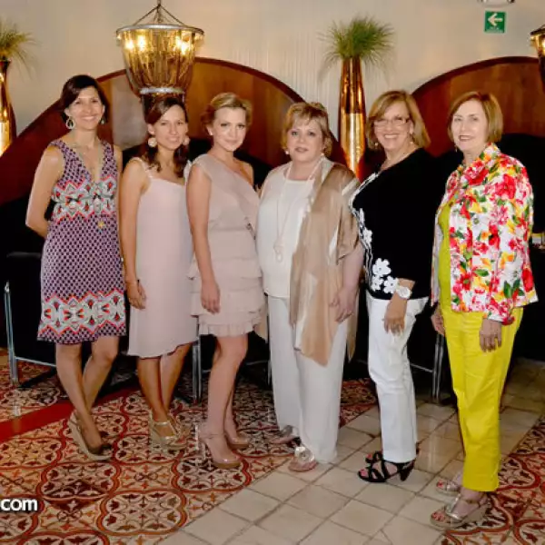Claudia Artínez de Terrazas, Maru Martínez de Rangel, Mariana Rangel, Blanca Belden, Marga de Martínez y Elsa Hinojosa