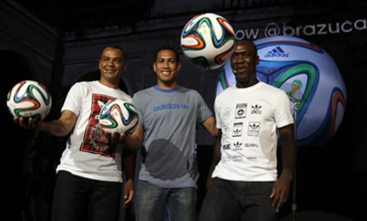 Adidas tiene un acuerdo con la FIFA para diseñar toda la vestimenta y el balón oficial para el Mundial. (Foto: Reuters)