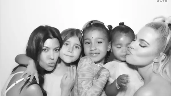 hermanas-kardashian-fake.jpg