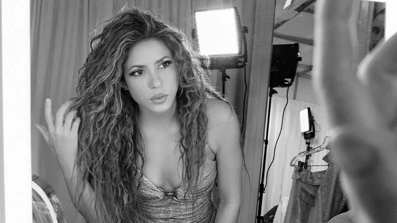 shakira-look-atelier-versace