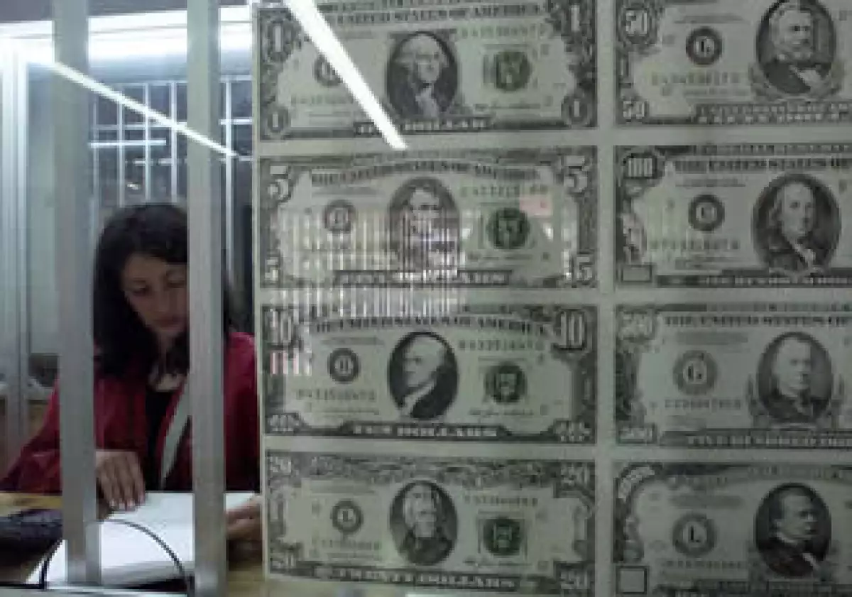 El dólar acentúa sus ganancias a media jornada del miércoles. (Foto: Archivo AP)