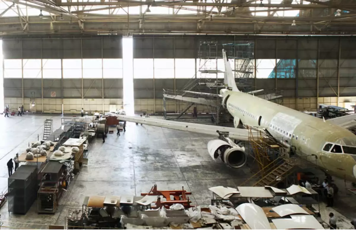 Hangar principal del MRO con capacidad para dar mantenimiento de cuatro a seis aviones
