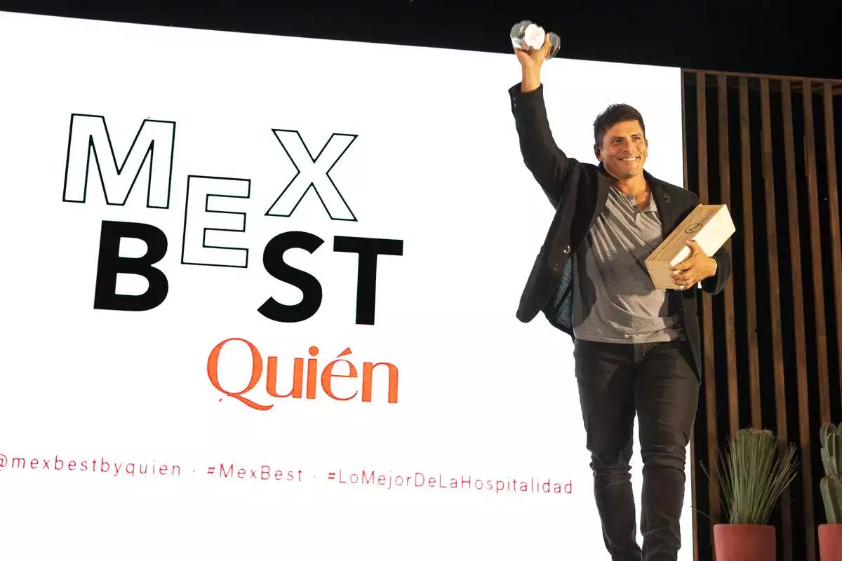 MexBest Premiacion entrega chef Yvan Mucharraz DPG_7415.jpg