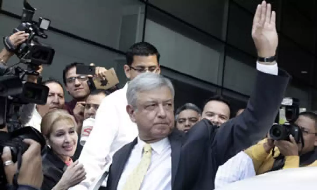 En las encuestas, López Obrador ganó en tres de cinco variables. (Foto: Reuters)