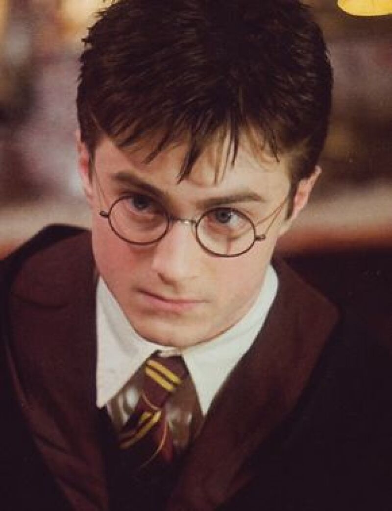 El séptimo libro de J.K. Rowling, ‘Harry Potter y las reliquias de la muerte”, será dividido en dos películas, informaron los estudios Warner Bros.